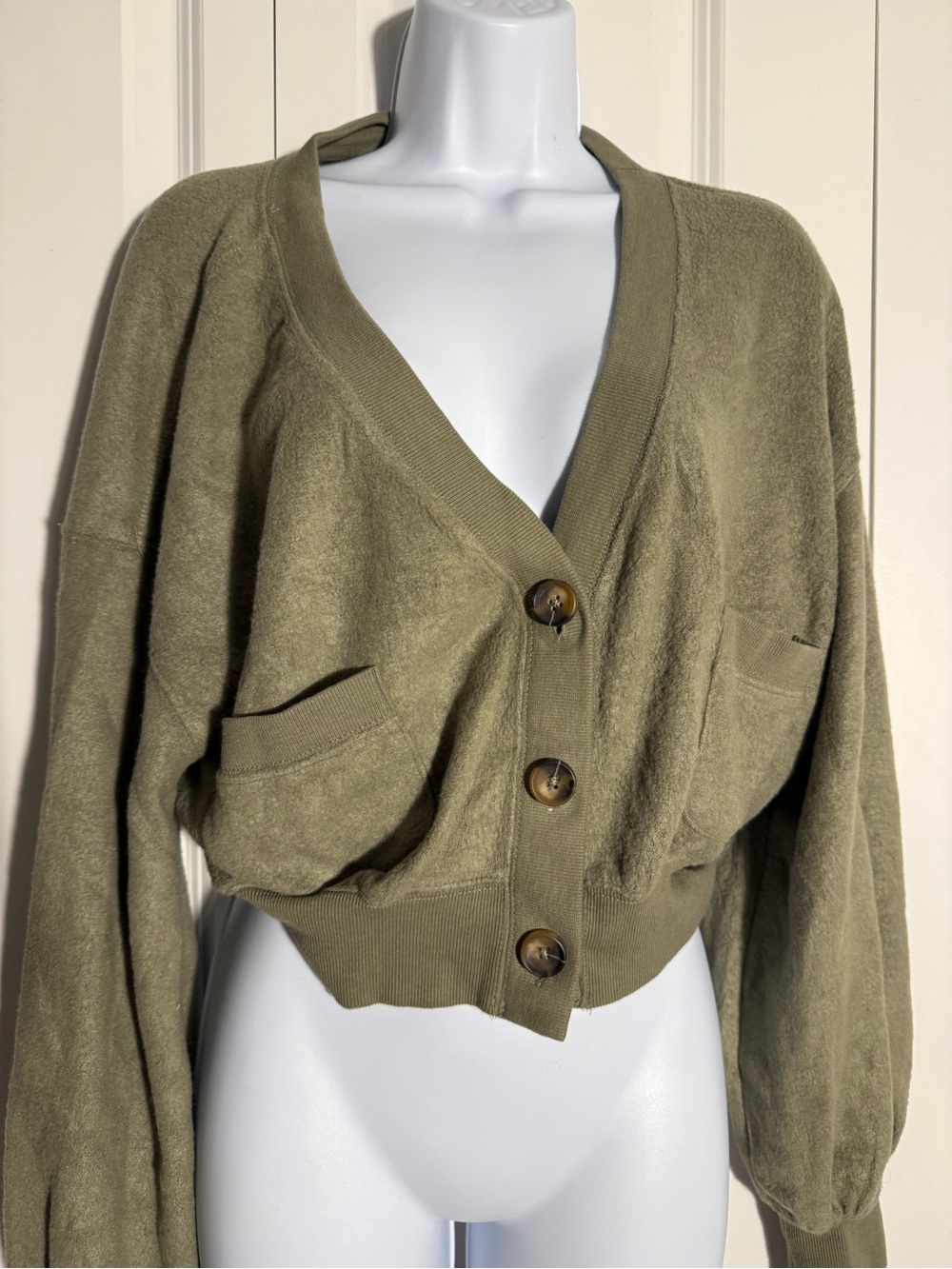 Urban Outfitters Olive Green Cropped Button-Front Cardigan - Picture 5 of 6